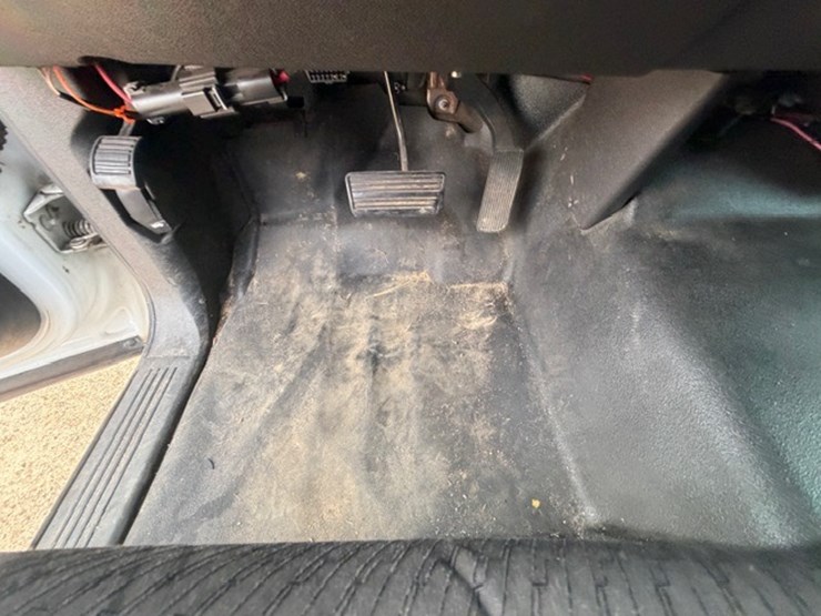 2012-chevrolet-tahoe-image-43