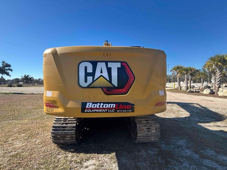 2020-caterpillar-320-image-15