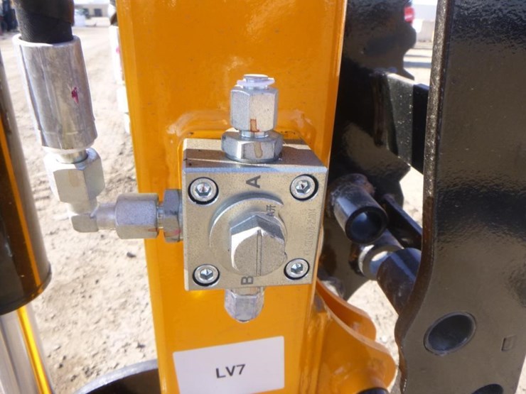 2026-vicsec-l13-wheel-excavator-image-14