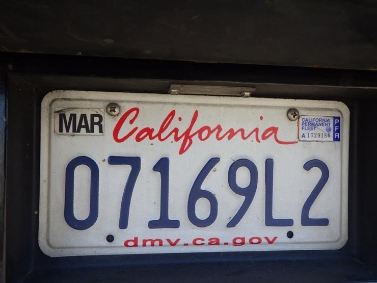 2018-chevrolet-2500hd-image-18