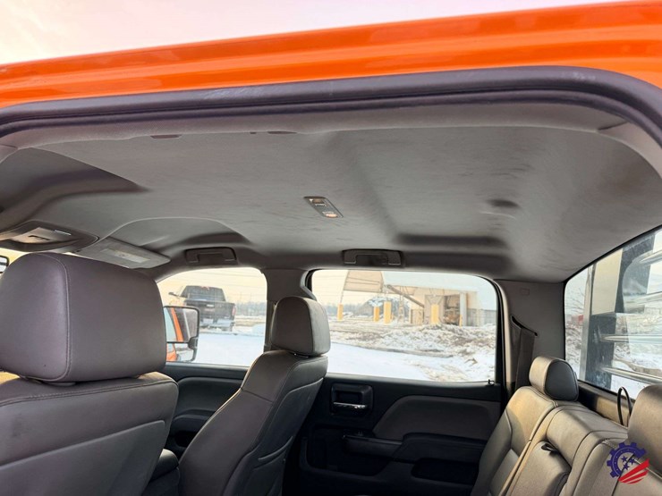 2015-chevrolet-silverado-3500hd-image-21