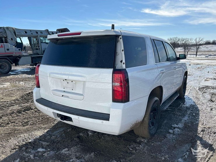 2020-chevrolet-tahoe-image-4