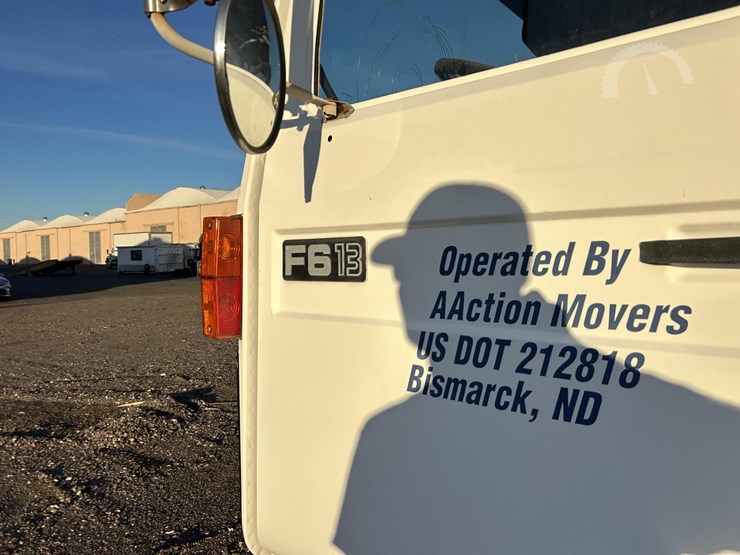 2016-volvo-f613-image-23