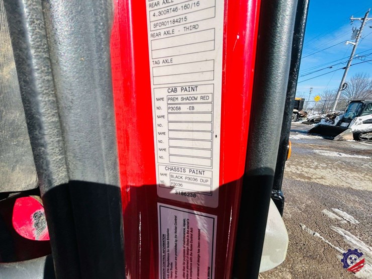 2011-volvo-truck-vhd-tri-axle-dump-truck-image-69