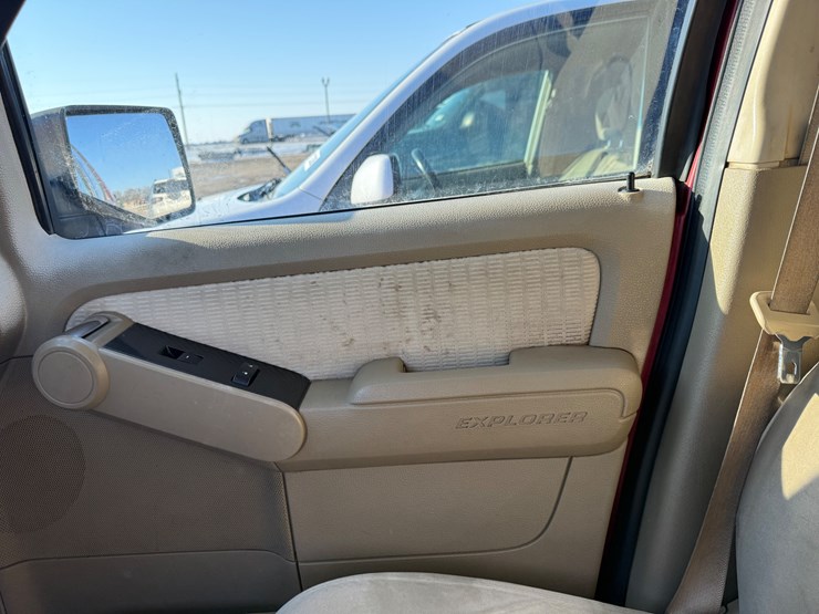 2008-ford-explorer-image-52