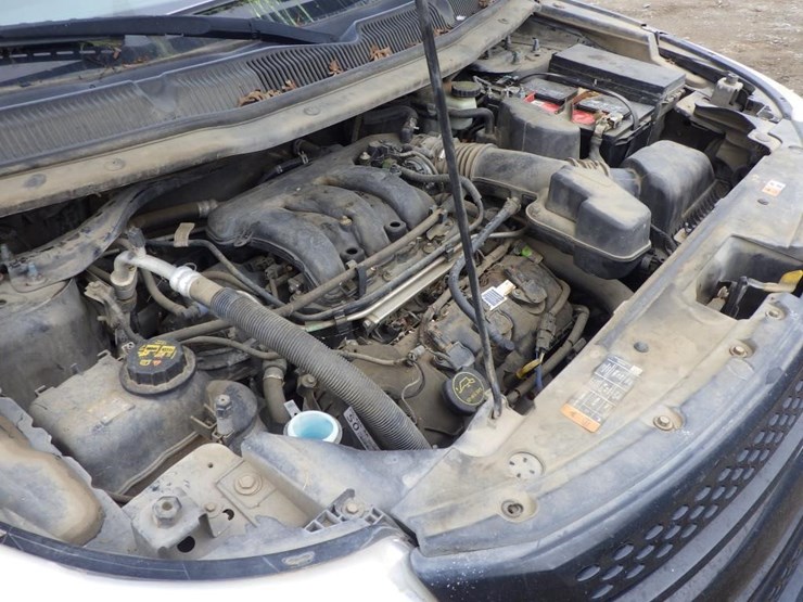 2014-ford-explorer-image-11