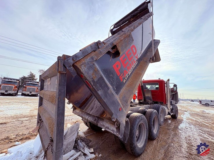 2017-mack-granite-gu713-image-81