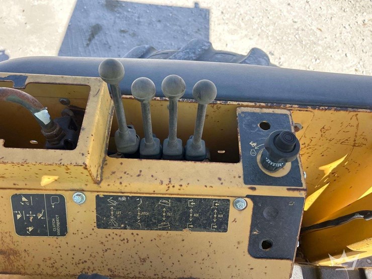 2005-deere-210le-image-13