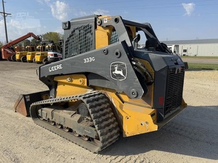2023-deere-333g-image-3
