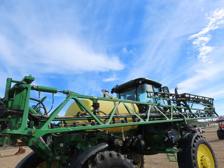 2022-john-deere-r4023-image-10