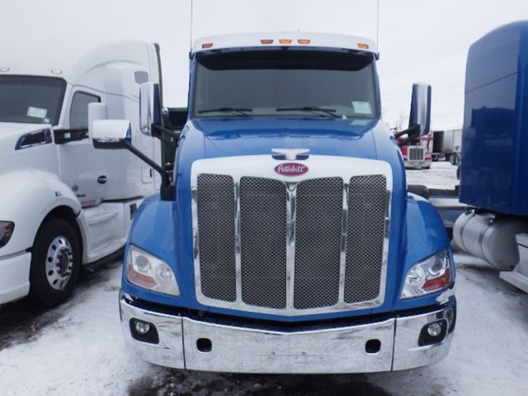 2020-peterbilt-579-image-3