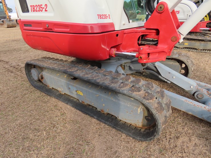 2020-takeuchi-tb235-2-image-7