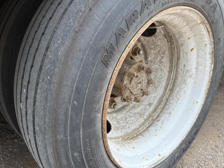 2000-international-4700-image-13