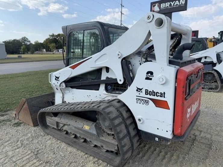 2022-bobcat-t770-image-3