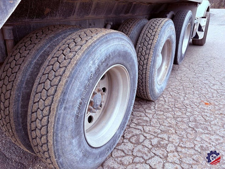 2016-kenworth-t800-image-19