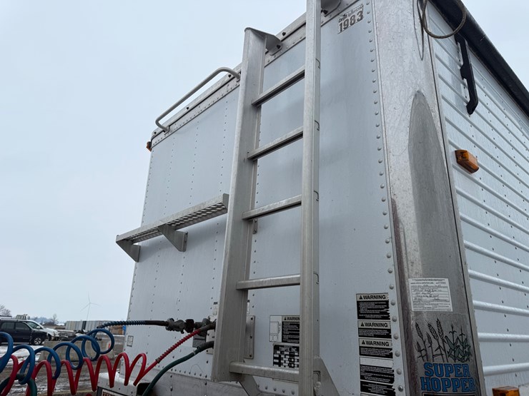 2013-timpte-hopper-bottom-image-27