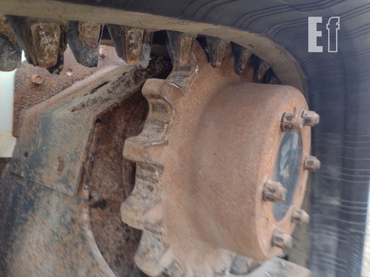 2017-bobcat-t740-image-23