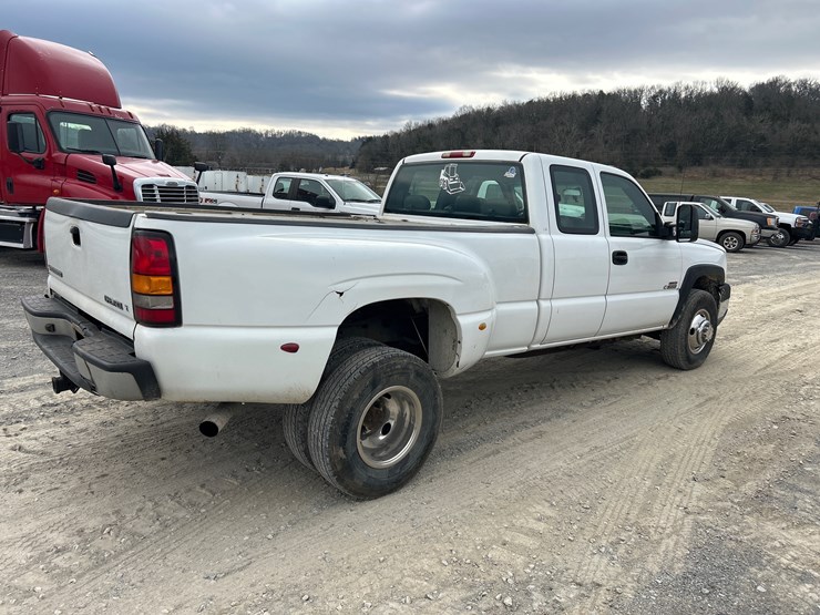 2005-chevrolet-3500-image-4