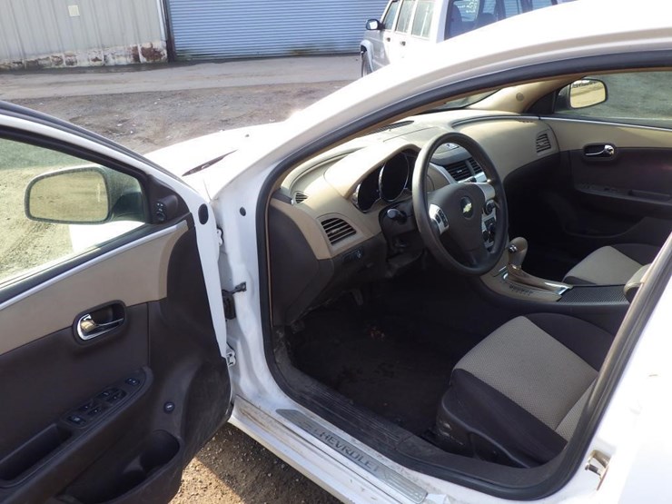 2009-chevrolet-malibu-sedan-image-5