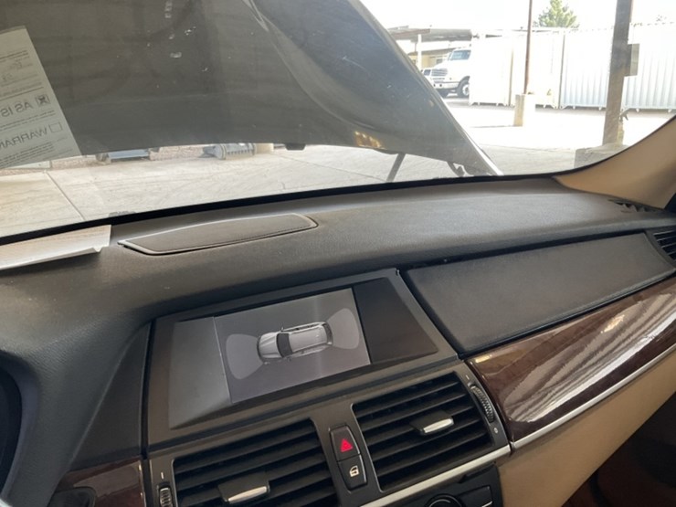 2010-bmw-x5-image-18