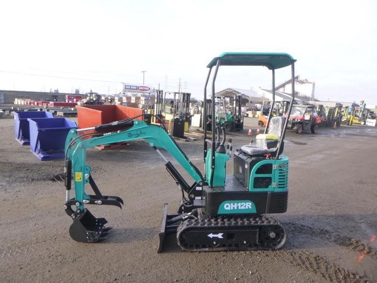 agt-qh12r-hydraulic-excavator-image-5