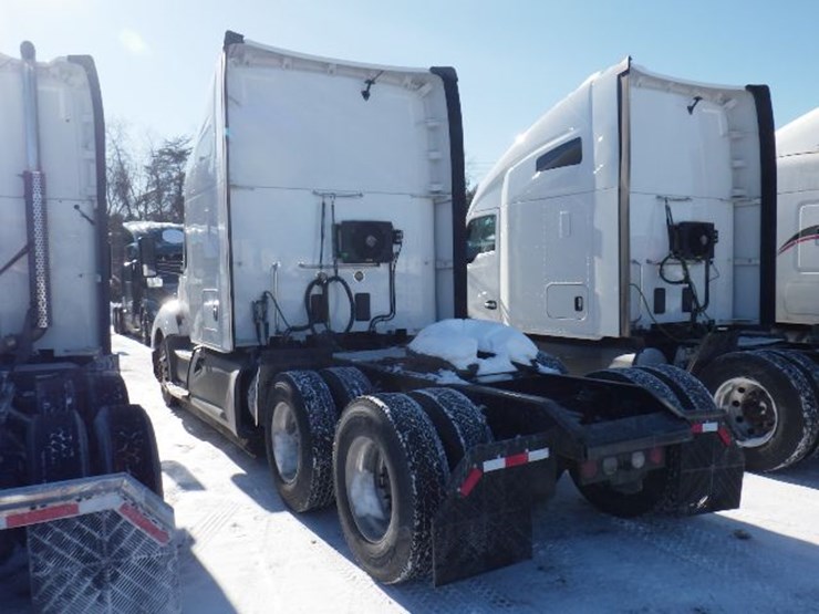 2020-kenworth-t680-image-14