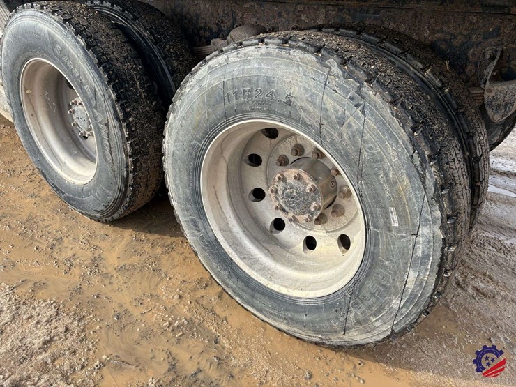 2021-western-star-4900ex-image-27