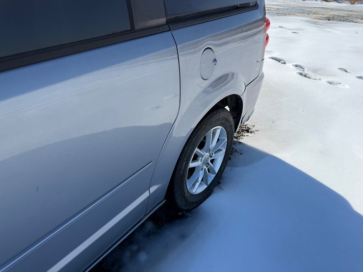 2014-dodge-grand-caravan-image-16