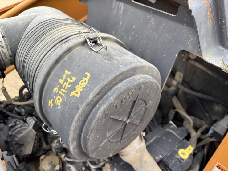 2018-case-580sn-image-58