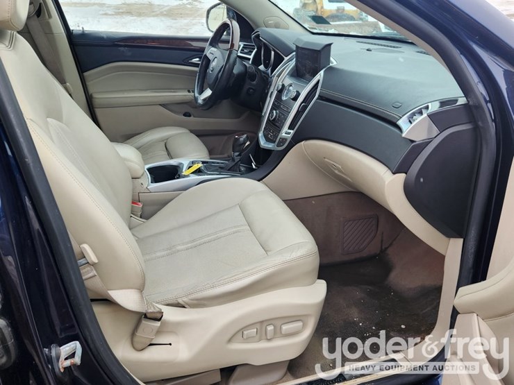 2011-cadillac-srx-image-34