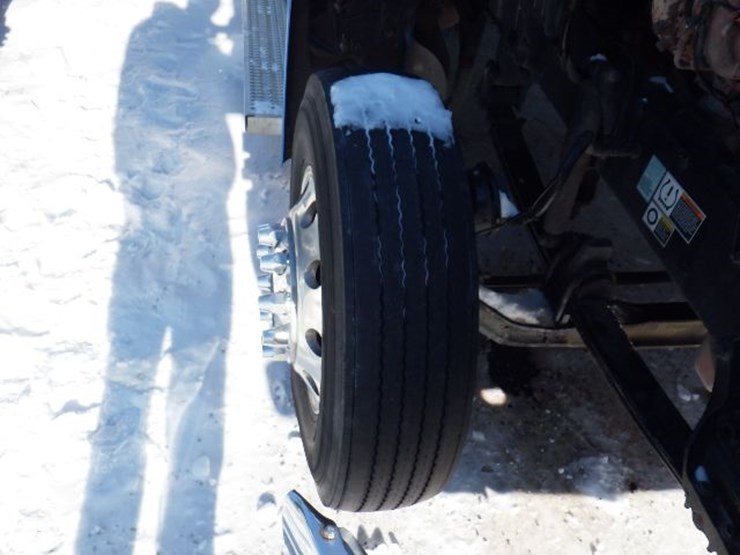 2019-peterbilt-579-image-26