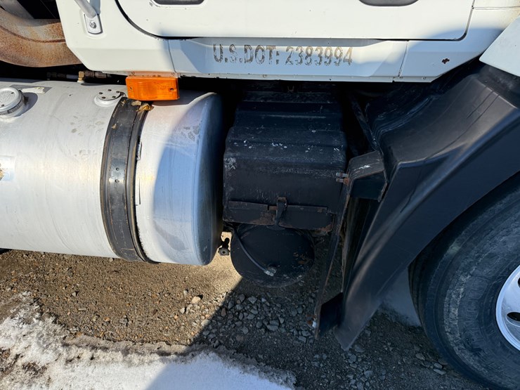 1996-mack-ch613-image-28