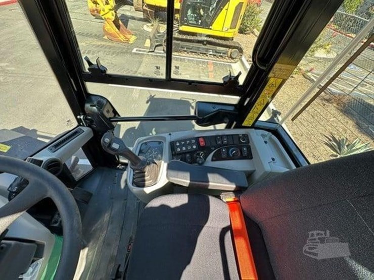 2018-caterpillar-910m-image-19