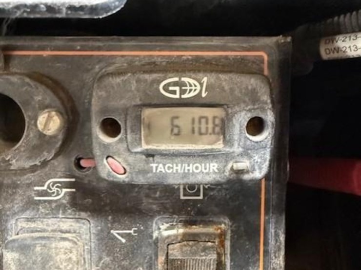 2017-ditch-witch-vacuum-trailer-image-5