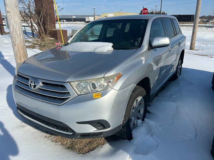2011-toyota-highlander-image-1