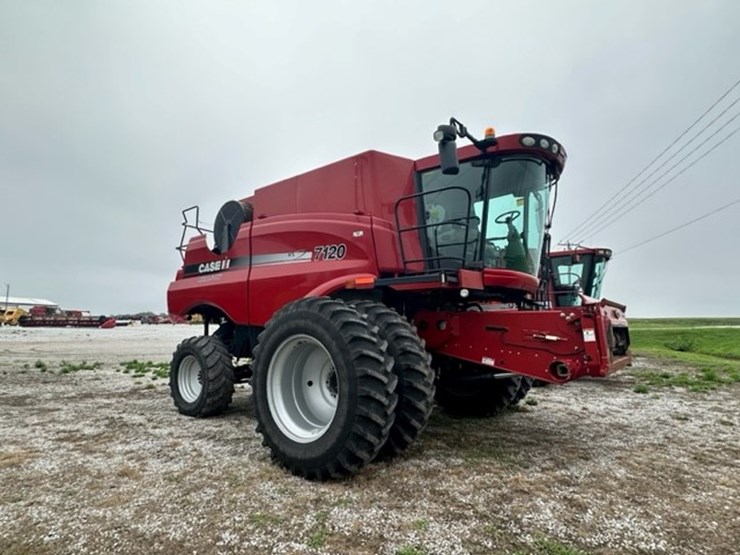 2010-case-ih-7120-image-6