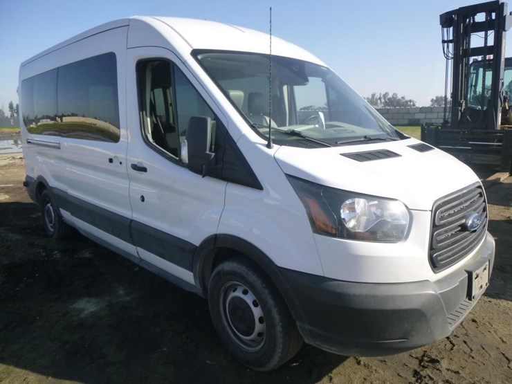 2019-ford-transit-image-2