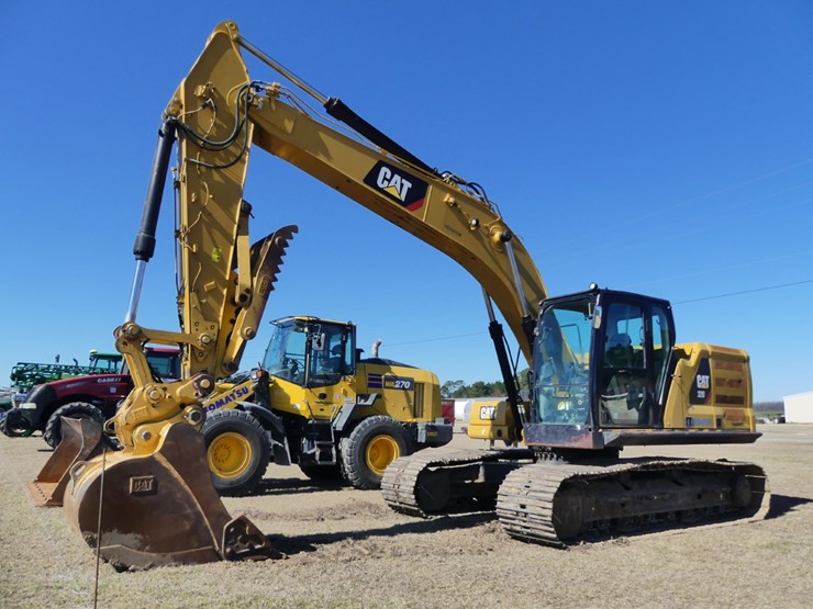 2018-caterpillar-320-image-1