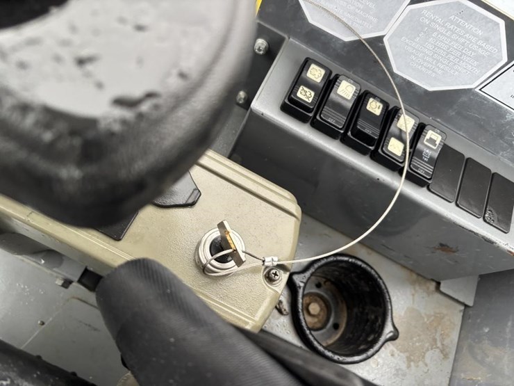 2021-takeuchi-tb240-image-34