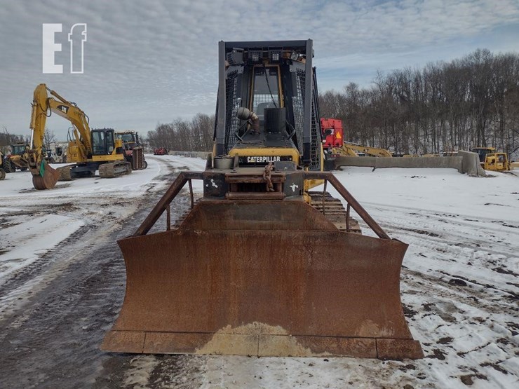 2005-caterpillar-d4g-xl-image-2