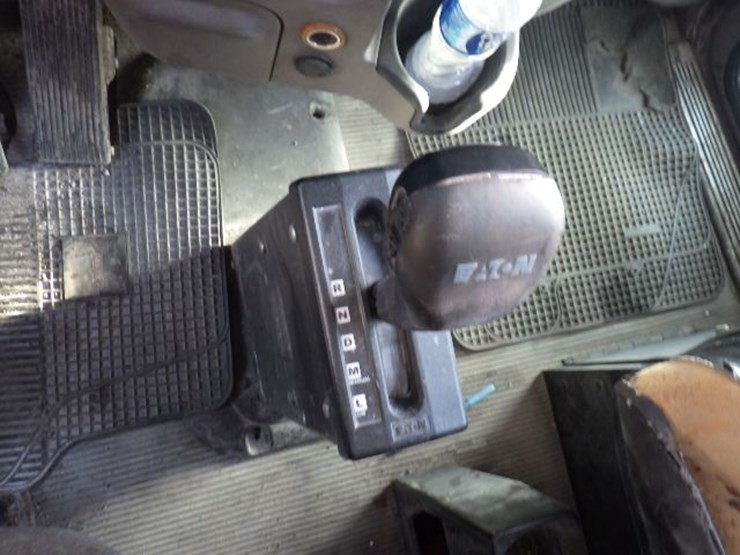 2014-peterbilt-386-image-17