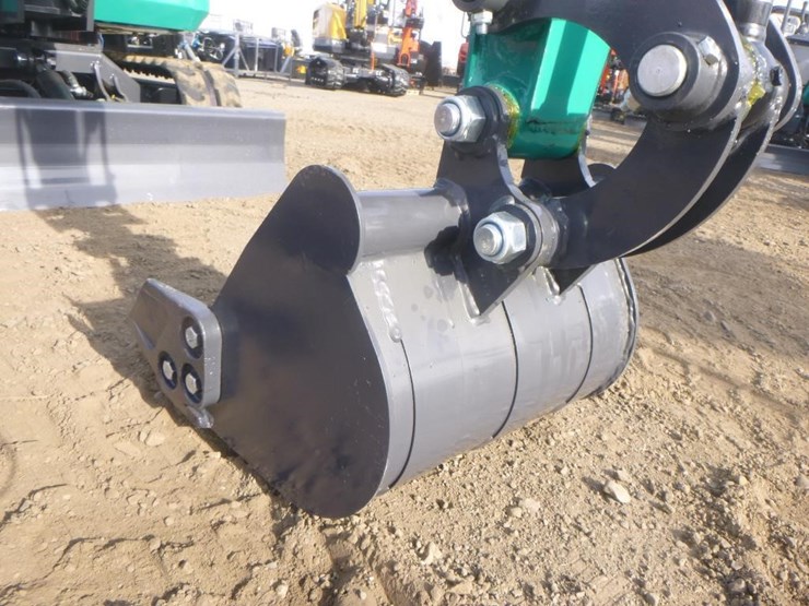 2025-agt-qk16r-hydraulic-excavator-image-10