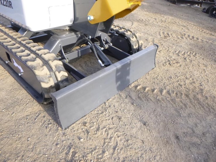 2025-agt-xz20r-hydraulic-excavator-image-16