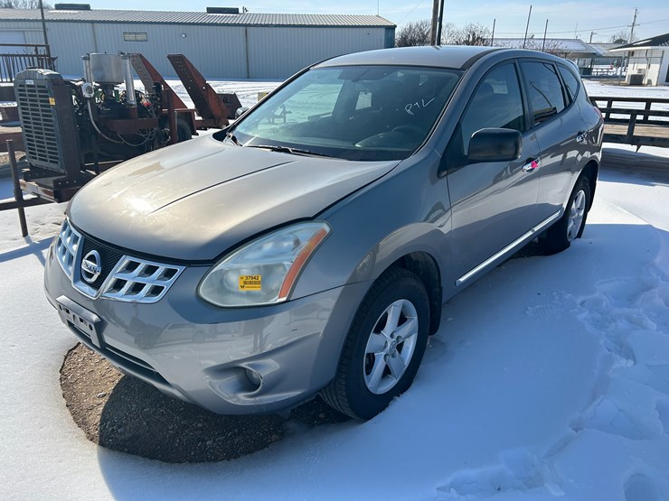 2012-nissan-rogue-image-1