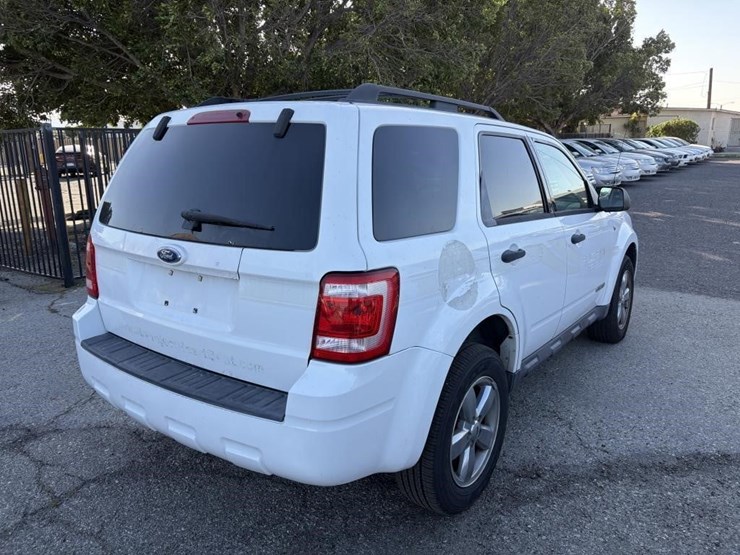 2008-ford-escape-image-3