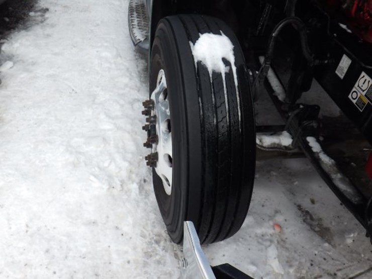 2019-peterbilt-579-image-31