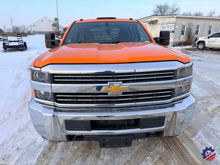 2015-chevrolet-silverado-3500hd-image-11
