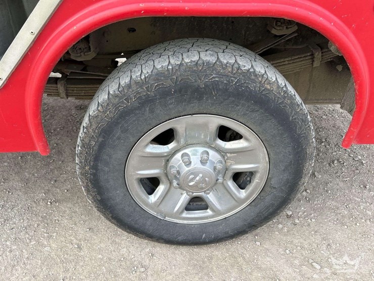 2017-dodge-3500-image-35