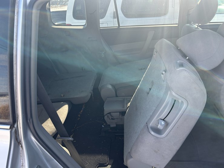 2011-toyota-highlander-image-10