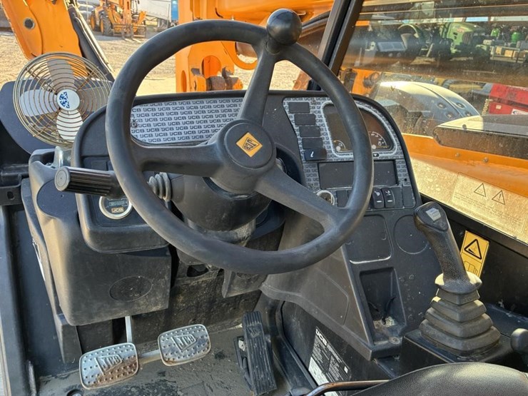 2019-jcb-512-56-image-18